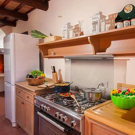 Romy 8, Emma Villas 米萨诺阿德里亚蒂科